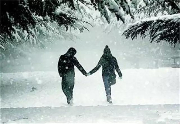 下次下雪,我想和你一起走到白头