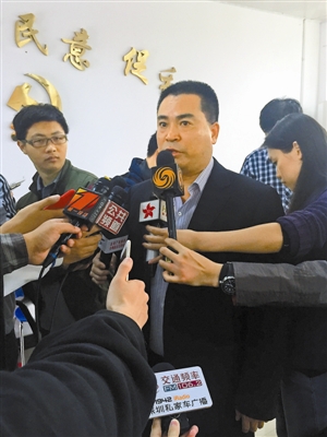 万测集团董事长安建平接受记者采访。 深圳晚