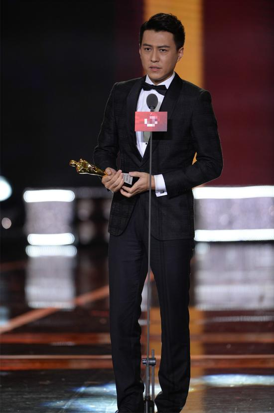 的颁奖典礼现场,台湾演员林心如上台致感谢词时,被金星当场催婚,并要