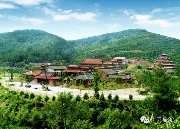 平乐寺是川北地区最大的佛教寺院 有"川北第一丛林"之雅誉.