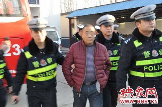 核载19人的车实载45名中学生 黑司机被刑拘