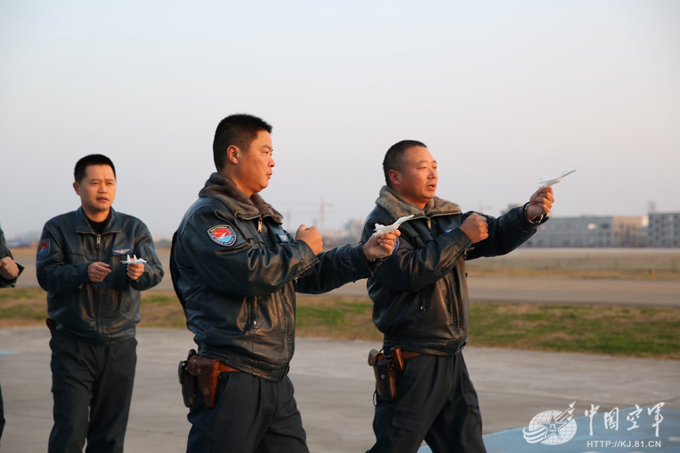 中国空军最精锐飞行部队美照(组图)