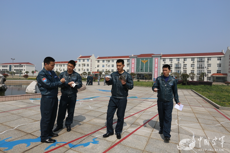 中国空军最精锐飞行部队美照(组图)