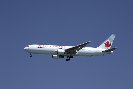 加航上海飞往多伦多航班紧急降落 21名乘客受伤(