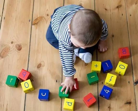 19个小游戏提高宝宝语言能力,让孩子从小伶牙