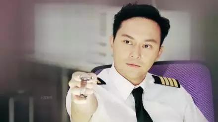 他是tvb最帅男配角,发"爱国敬礼"图
