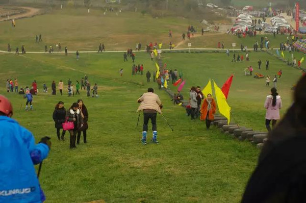 白马关滑草场网上独家售票窗口 每月一次免费畅玩