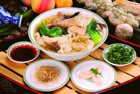 我们就从豫a到豫u,把河南18地市的代表美食吃个遍…… 豫a·郑州美食