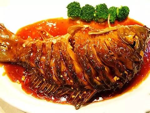 红烧鲤鱼
