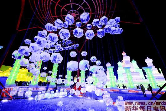 1月5日,主题为"冰雪之冠上的明珠"的第32届中国·哈尔滨国际冰雪节图片