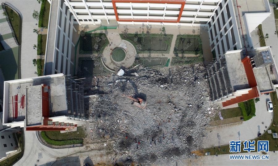 广西南宁一教学楼刚建好就被拆除引热议(图)