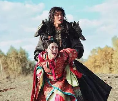 其中饰演"义渠王"的演员高云翔一经出场,凭借其霸道不羁的形象和精湛