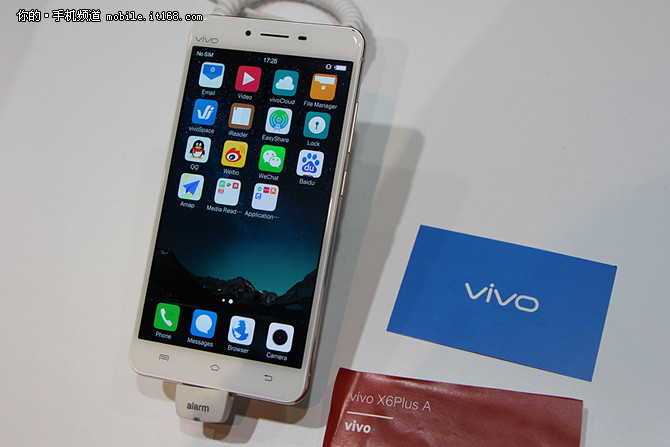 vivo X6Plus5.7ӢAMOLEDĻֱΪ19201080䱸4GB RAM64GB ROMԼһ864λ˵Ŀǰ׿Ӫ콢ávivo X6PlusҲ֧˫似ָʶܣͬʱ3000mAhvivo X6Plusһͽƣнɫõѡ񡣾ܵ٣vivo X6PlusΧֻ158.4x80.1x6.85mmв7mmĺָеԱ֡ĻءROMvivo X6PlusǶ׷ESS9028 DACESS˾µDACƷESS9028RESS9018棬ȸߴ129dBʧΪ-120dB