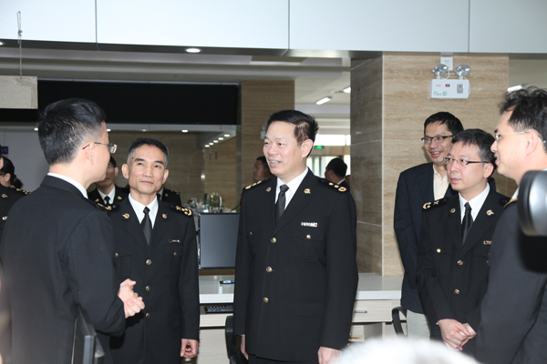 鲁培军到湛江海关调研(图)
