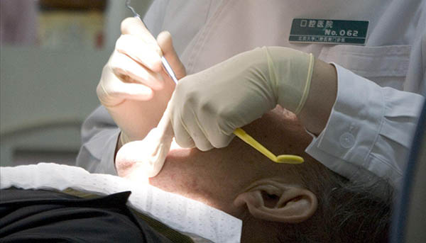 口腔护理18个棉球部位_病人口腔护理