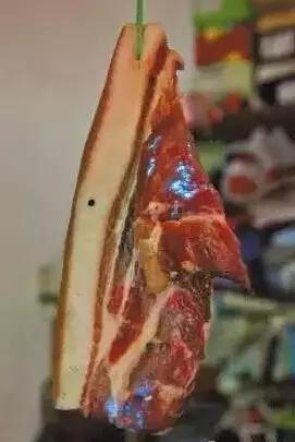 从阿凡达来的荧光猪肉惊现菜市场!小心!武汉