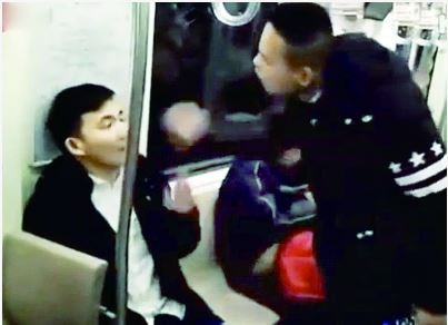 两男子假扮北京人外地人对骂 央媒：挑动地域矛盾