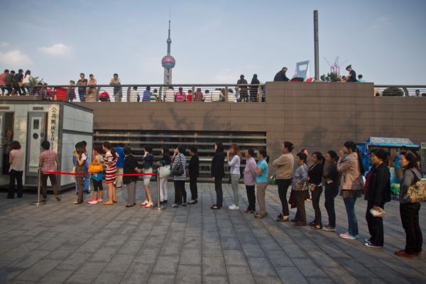 上海拟扩大女厕比例：重要场所将达男厕两倍以上