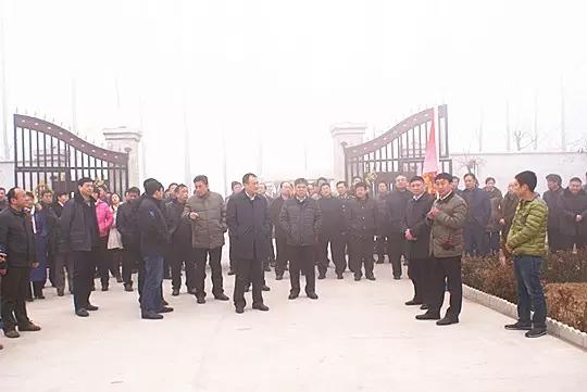 滑县四大班子领导集体出动只为了看一只鸡