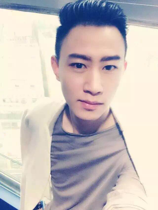 著名造型师张毅