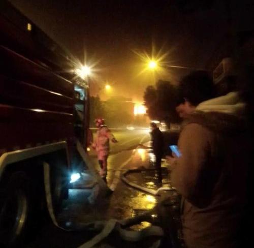 浙江杭州一工厂爆炸29辆消防车救援,官方称现场无人员伤亡