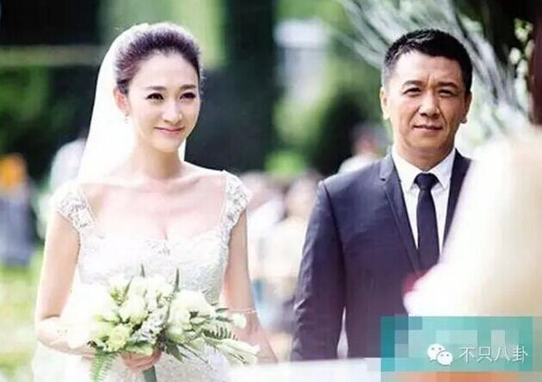 据说徐佳宁虽然年过四十但没有结过婚,所以两人一开始就是奔着结婚去