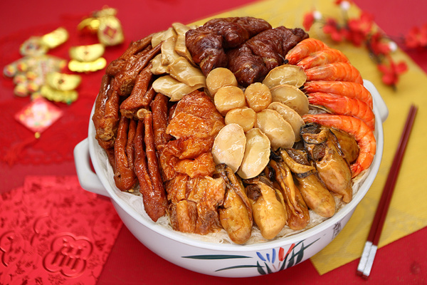 味道鲜香,爽滑,味醇,浓郁 以上盆菜均精选上等优质食材,由粤菜大师