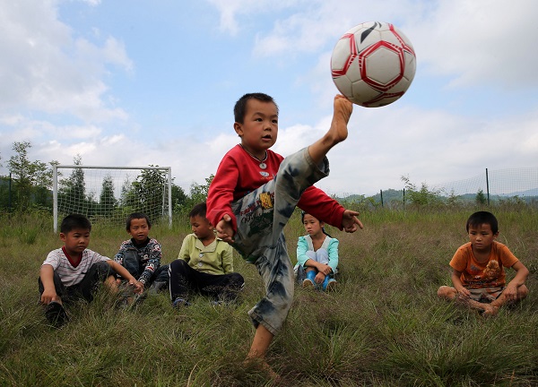 港媒:内地足球崛起从幼儿园抓起 大班会扣球过
