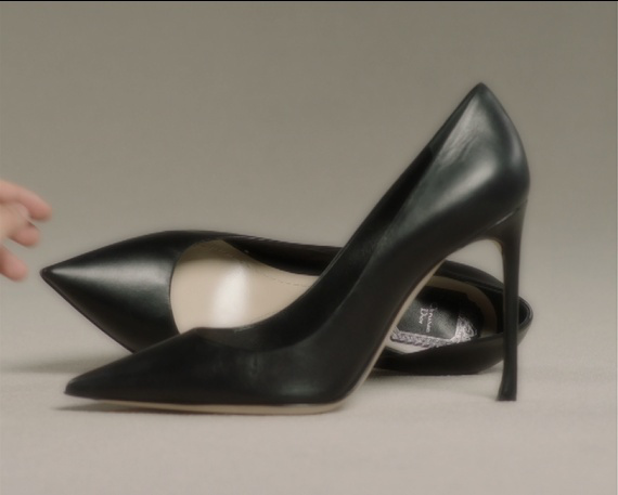 让Dior告诉你一双优雅的细跟高跟鞋是如何诞生