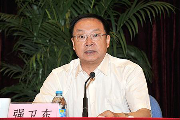 强卫东