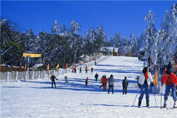 藏马山滑雪场