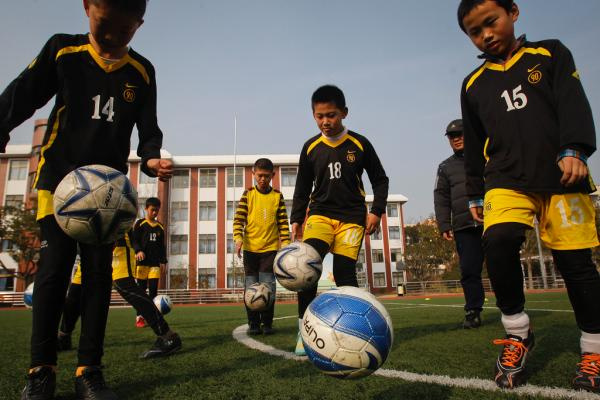 北京确定200所足球特色学校 10股有望受益