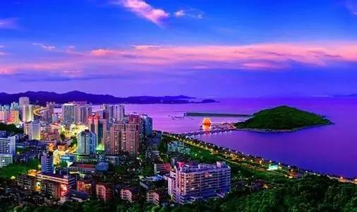 以《宜居城市评价指标体系》为参考,最宜居城市为广东的珠海市