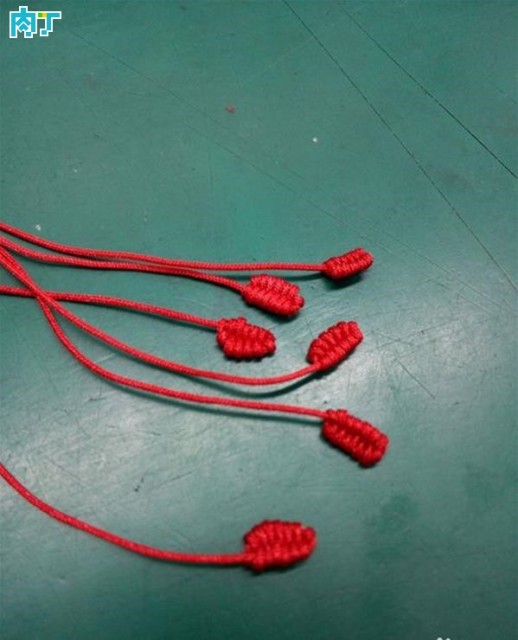 本命年红绳手链 简单红绳手链编法图解教程