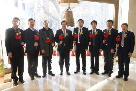 秦皇岛市市长张瑞书(左4),盛景集团董事长华洪生(左5),秦皇岛市副市长