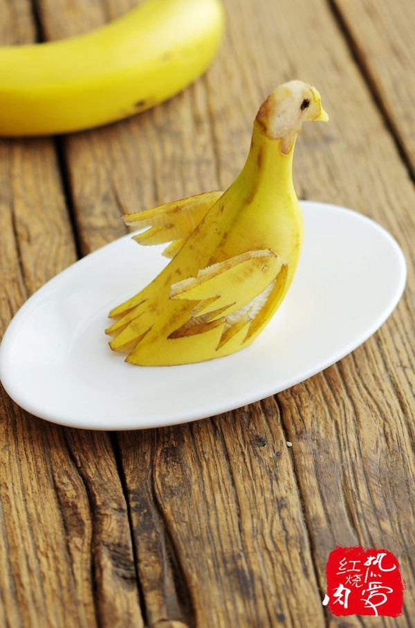 快来看看这只呆萌的小黄鸭是如何用一根香蕉做出来