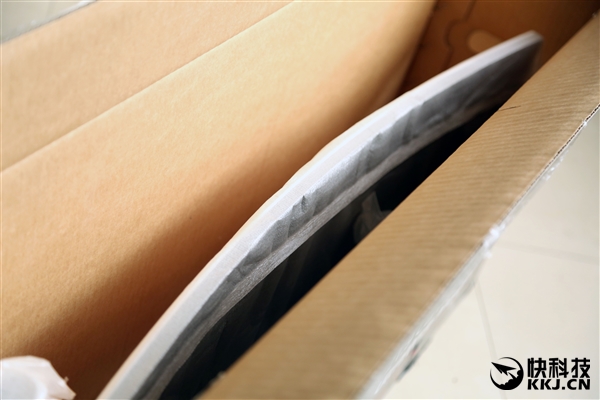 全球首发！LG 21:9曲面超宽显示器图赏：一眼被惊艳