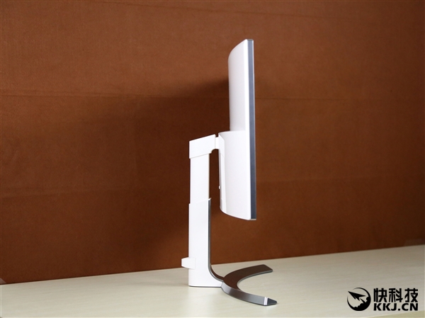 屏幕直立，立柱最高