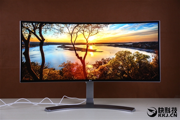 全球首发！LG 21:9曲面超宽显示器图赏：一眼被惊艳