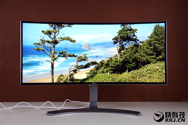 全球首发！LG 21:9曲面超宽显示器图赏：一眼被惊艳