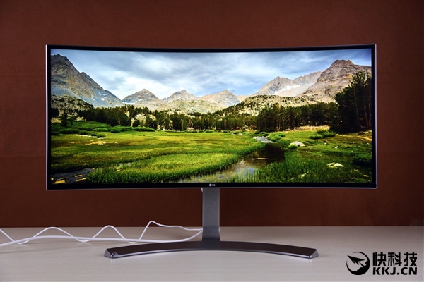 全球首发！LG 21:9曲面超宽显示器图赏：一眼被惊艳