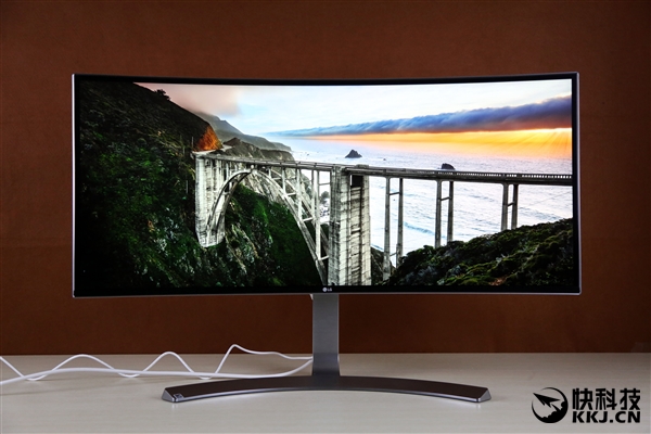 全球首发！LG 21:9曲面超宽显示器图赏：一眼被惊艳