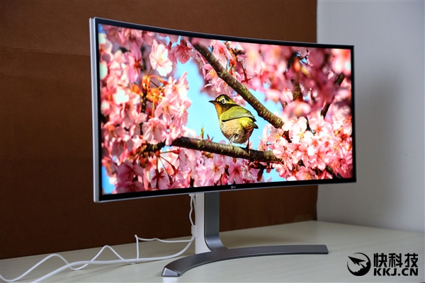 全球首发！LG 21:9曲面超宽显示器图赏：一眼被惊艳
