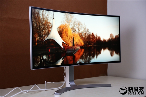 全球首发！LG 21:9曲面超宽显示器图赏：一眼被惊艳