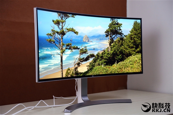 全球首发！LG 21:9曲面超宽显示器图赏：一眼被惊艳