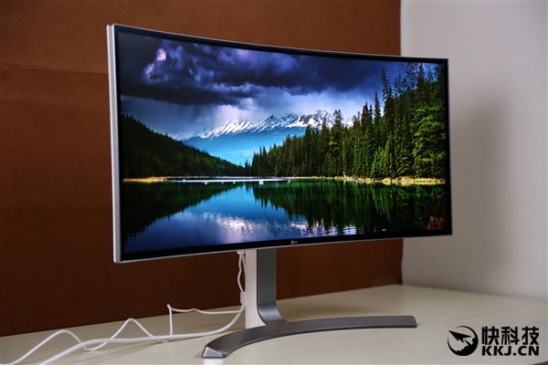 全球首发！LG 21:9曲面超宽显示器图赏：一眼被惊艳