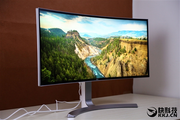 全球首发！LG 21:9曲面超宽显示器图赏：一眼被惊艳