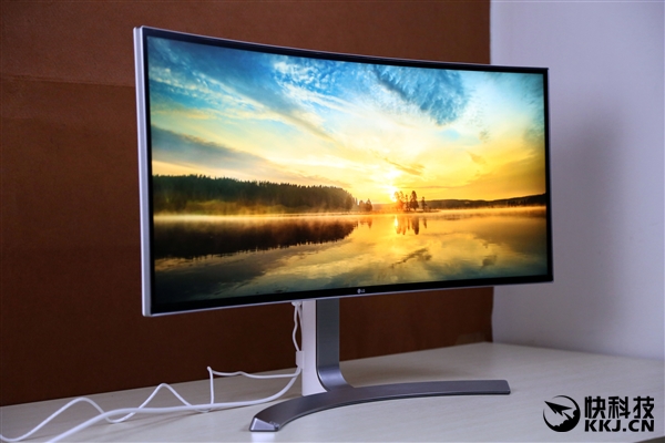 全球首发！LG 21:9曲面超宽显示器图赏：一眼被惊艳