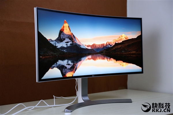 全球首发！LG 21:9曲面超宽显示器图赏：一眼被惊艳