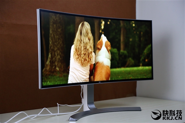 全球首发！LG 21:9曲面超宽显示器图赏：一眼被惊艳